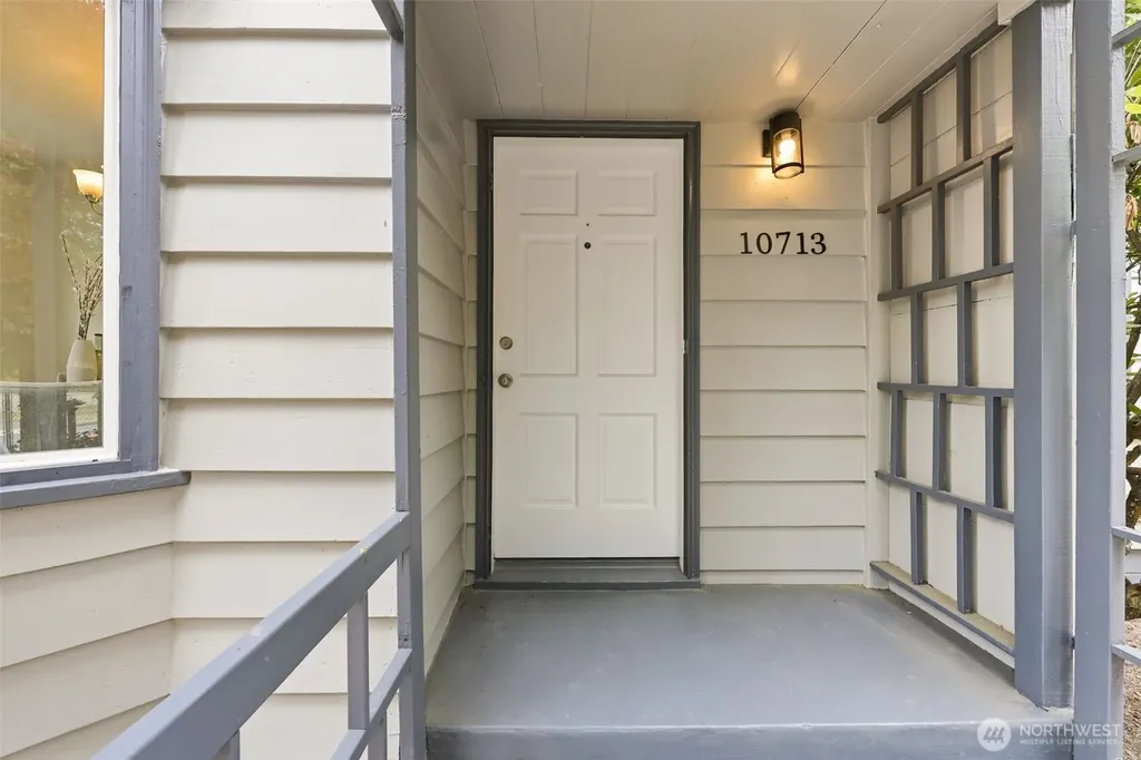10713 15th Avenue NE Seattle WA 98125