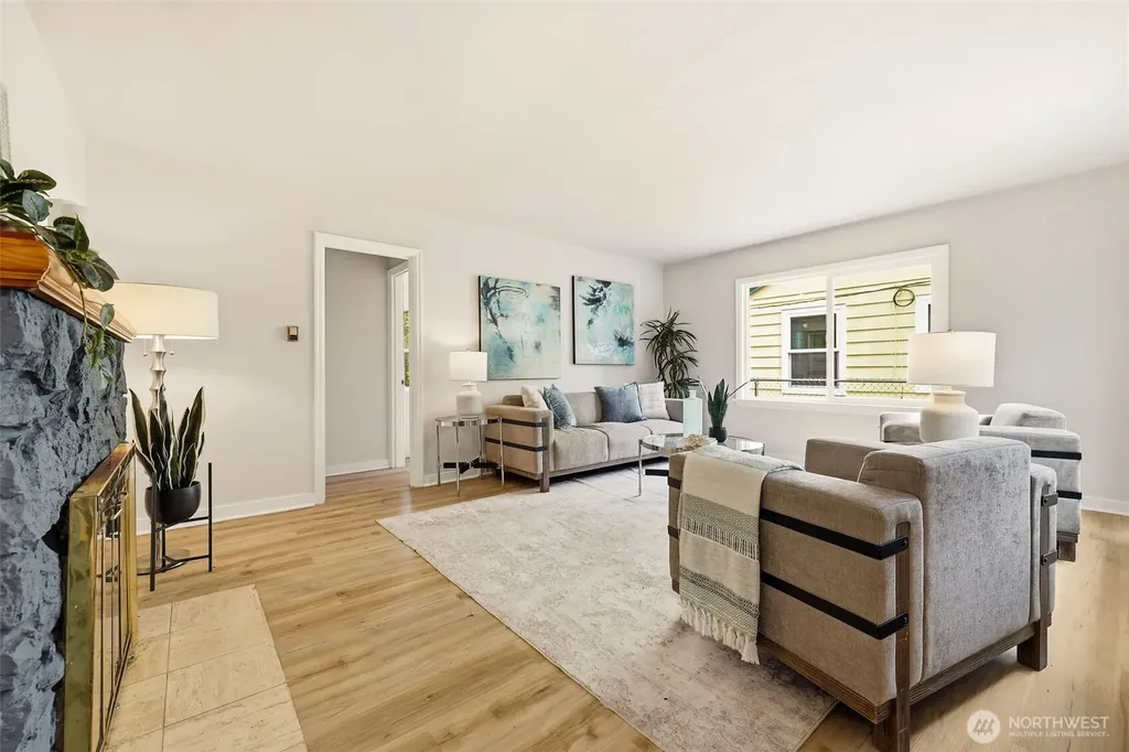 10713 15th Avenue NE Seattle WA 98125