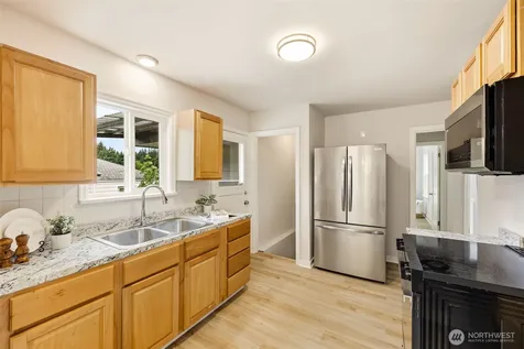 10713 15th Avenue NE Seattle WA 98125