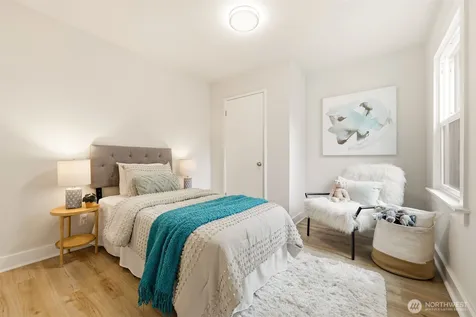 10713 15th Avenue NE Seattle WA 98125