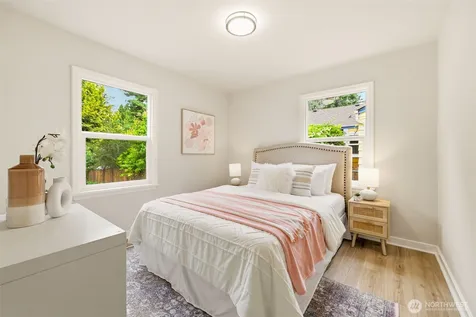 10713 15th Avenue NE Seattle WA 98125