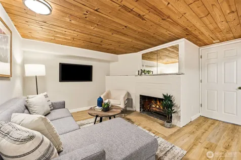 10713 15th Avenue NE Seattle WA 98125