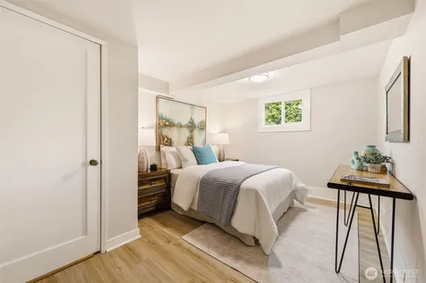 10713 15th Avenue NE Seattle WA 98125