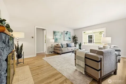 10713 15th Avenue NE Seattle WA 98125