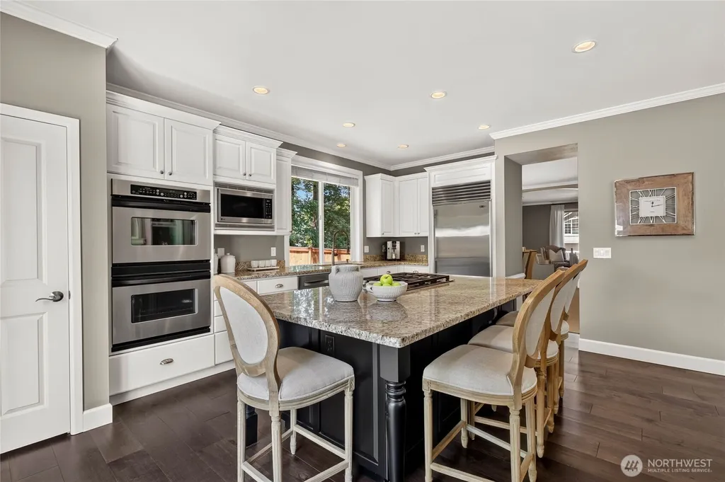 25817 NE 4th Place Sammamish WA 98074