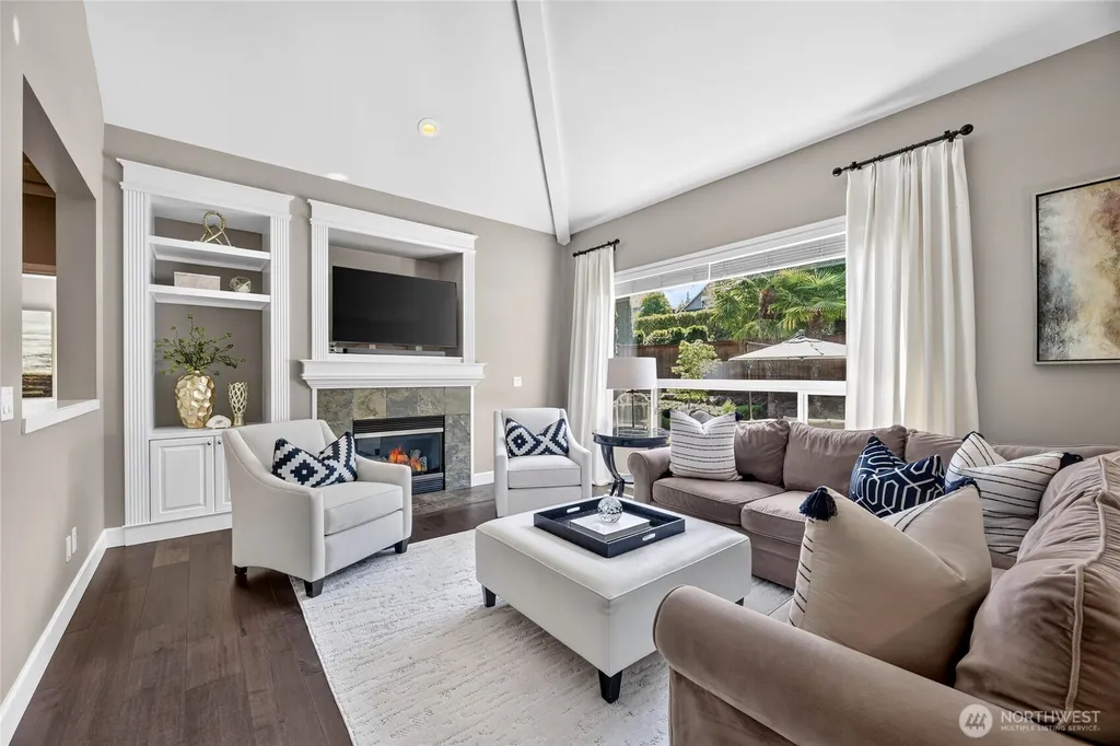 25817 NE 4th Place Sammamish WA 98074