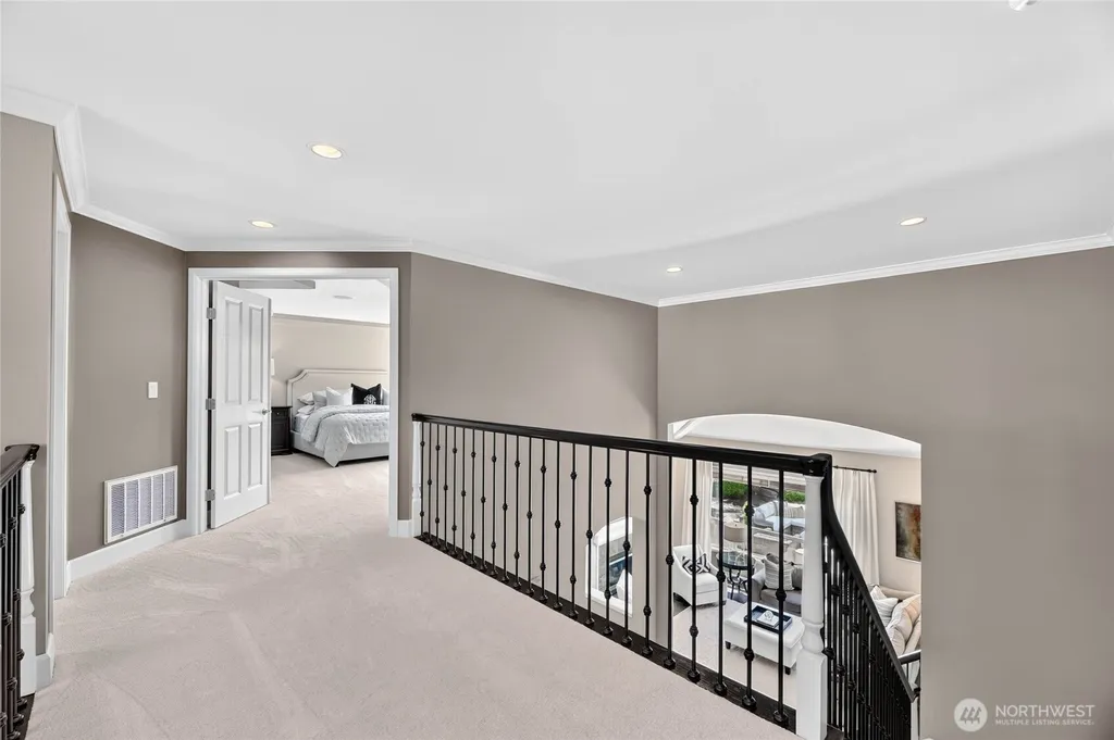 25817 NE 4th Place Sammamish WA 98074