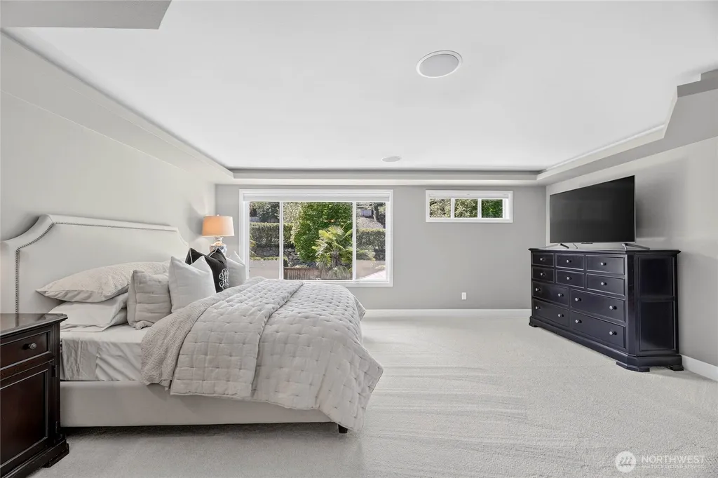 25817 NE 4th Place Sammamish WA 98074
