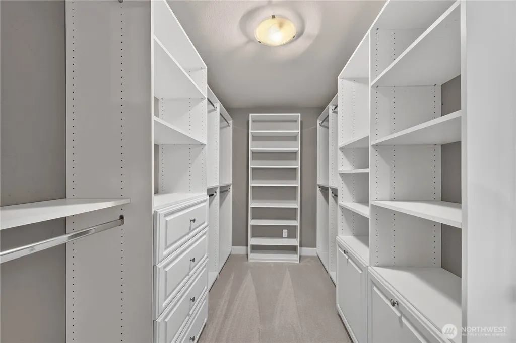 25817 NE 4th Place Sammamish WA 98074