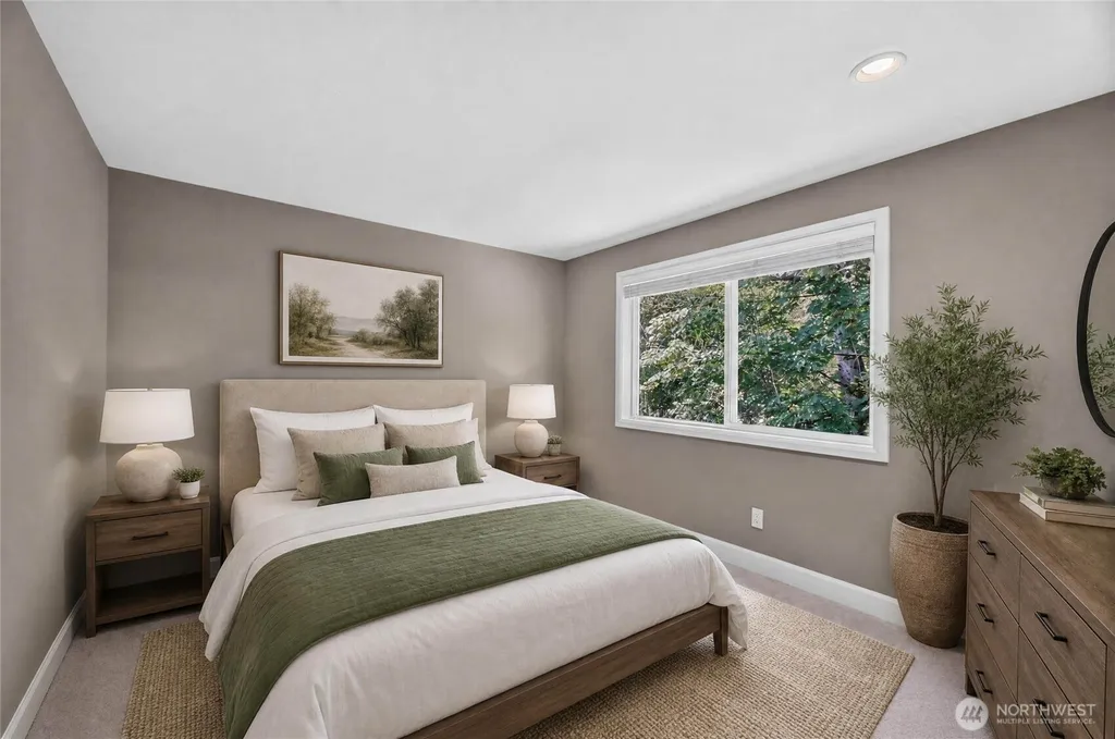 25817 NE 4th Place Sammamish WA 98074
