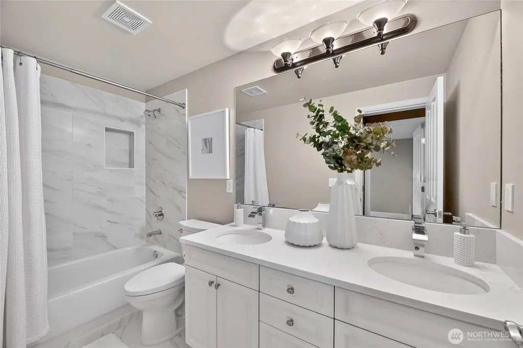 25817 NE 4th Place Sammamish WA 98074