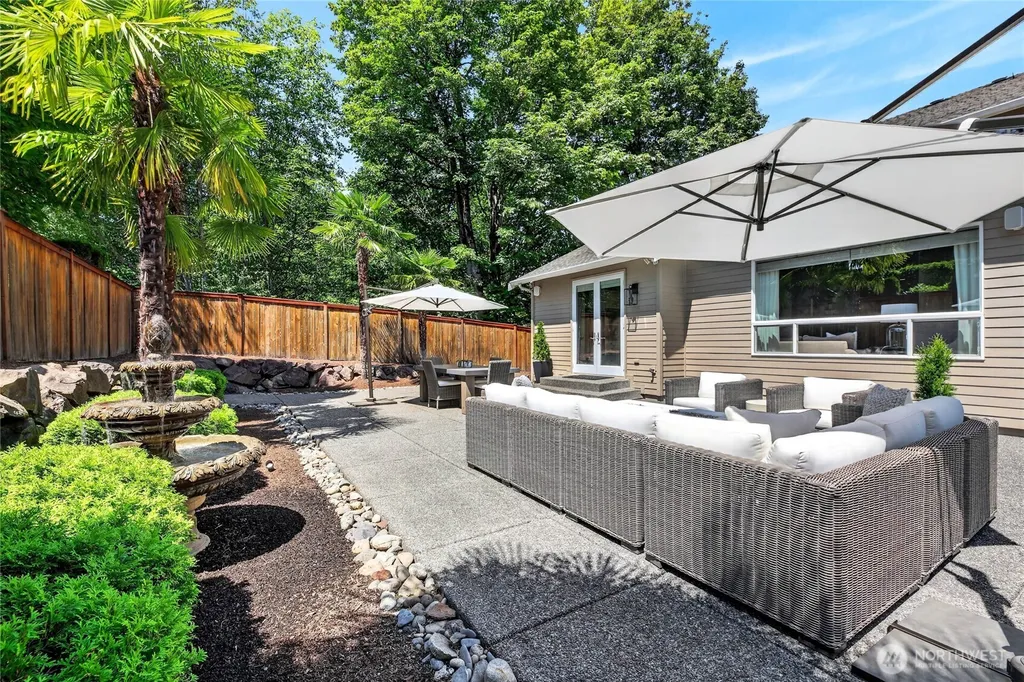 25817 NE 4th Place Sammamish WA 98074