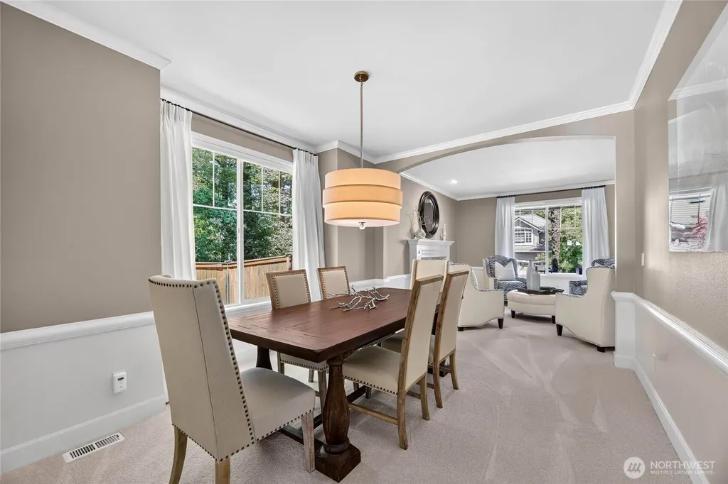 25817 NE 4th Place Sammamish WA 98074