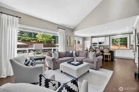 25817 NE 4th Place Sammamish WA 98074