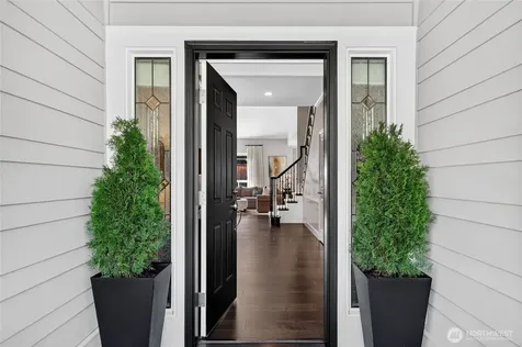 25817 NE 4th Place Sammamish WA 98074