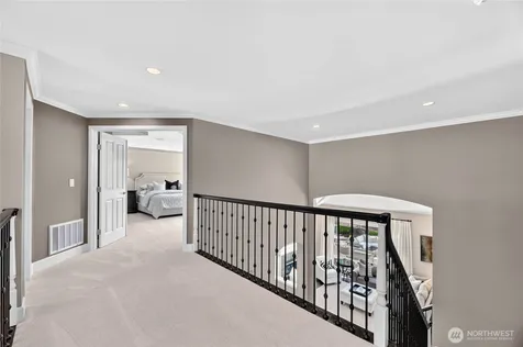 25817 NE 4th Place Sammamish WA 98074