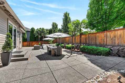 25817 NE 4th Place Sammamish WA 98074