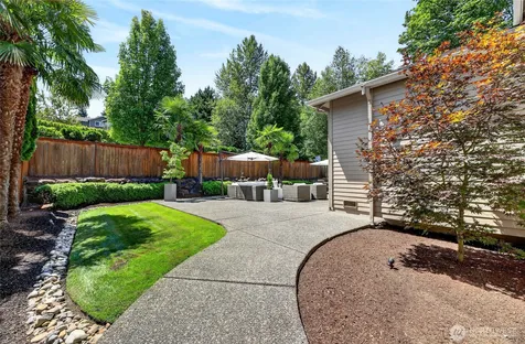 25817 NE 4th Place Sammamish WA 98074