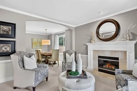 25817 NE 4th Place Sammamish WA 98074