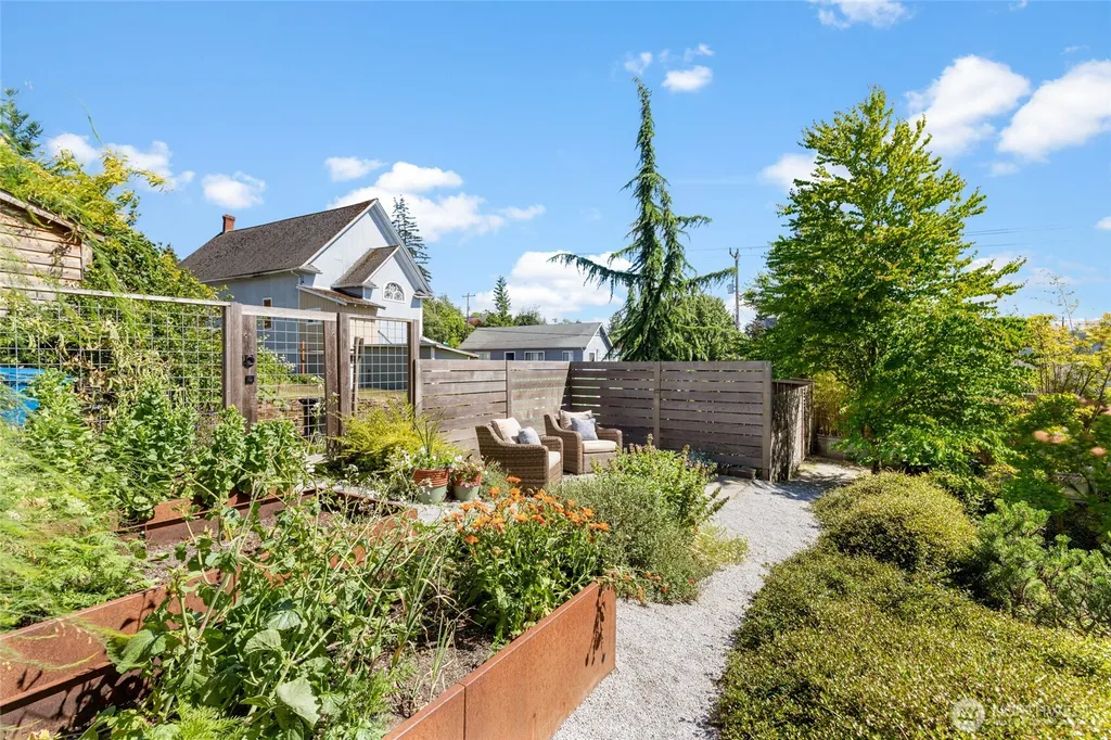 4048 37th Avenue S Seattle WA 98118
