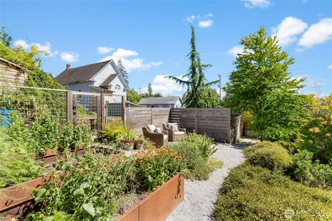 4048 37th Avenue S Seattle WA 98118