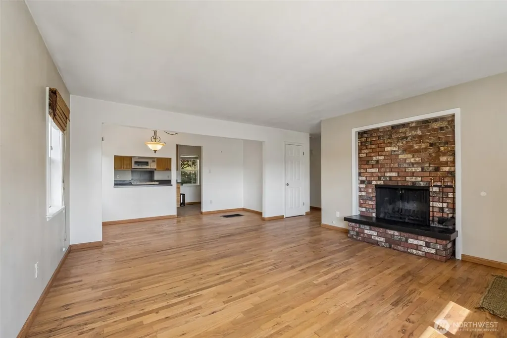 10235 33rd Avenue SW Seattle WA 98146