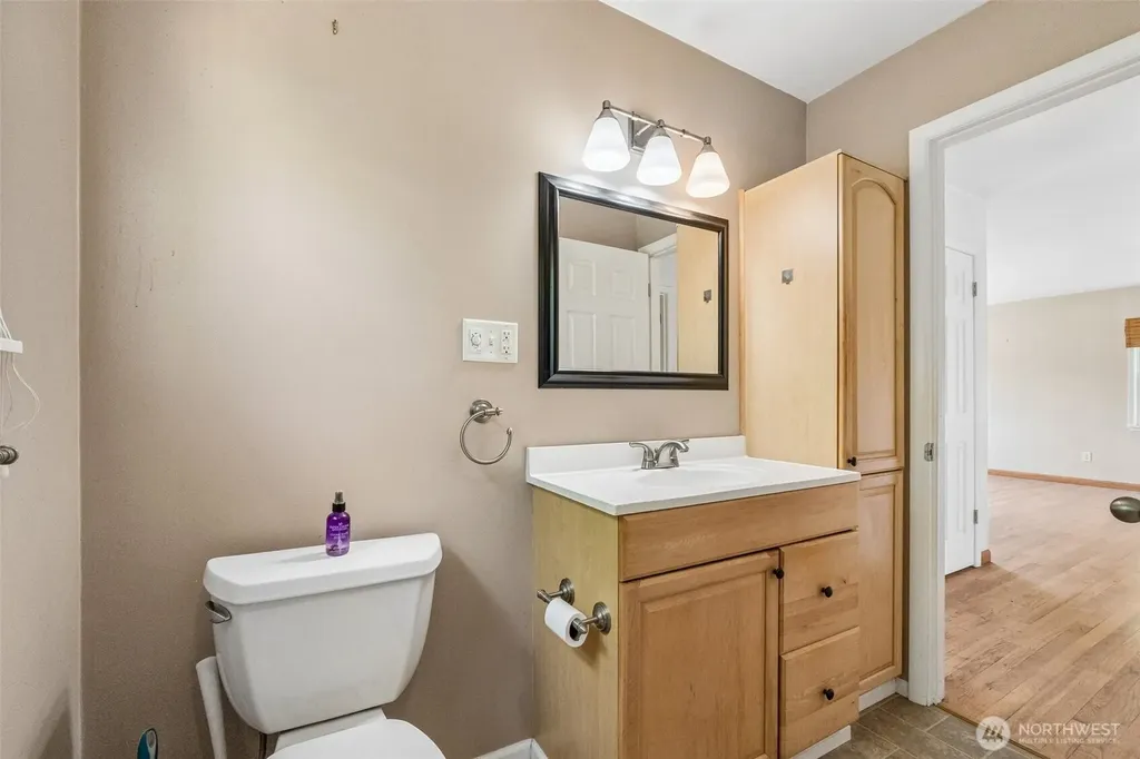 10235 33rd Avenue SW Seattle WA 98146