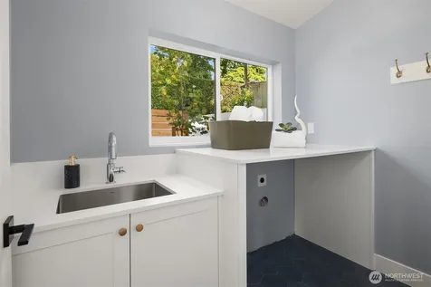3446 13th Avenue W Seattle WA 98119