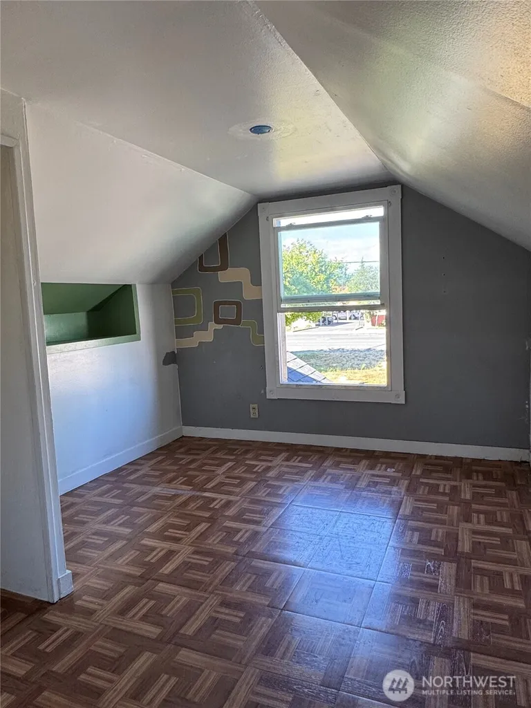 4727 Ocean Beach Highway Longview WA 98632