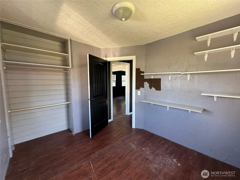 4727 Ocean Beach Highway Longview WA 98632