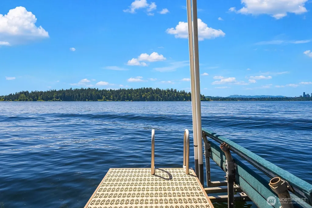 4835 Forest Avenue SE Mercer Island WA 98040