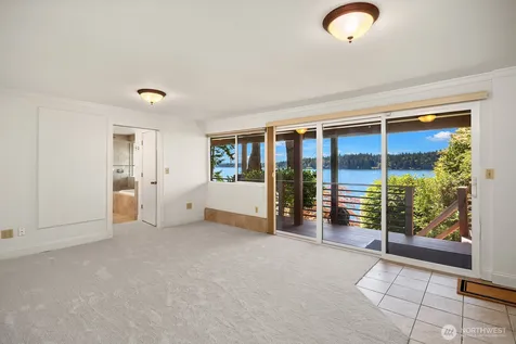 4835 Forest Avenue SE Mercer Island WA 98040