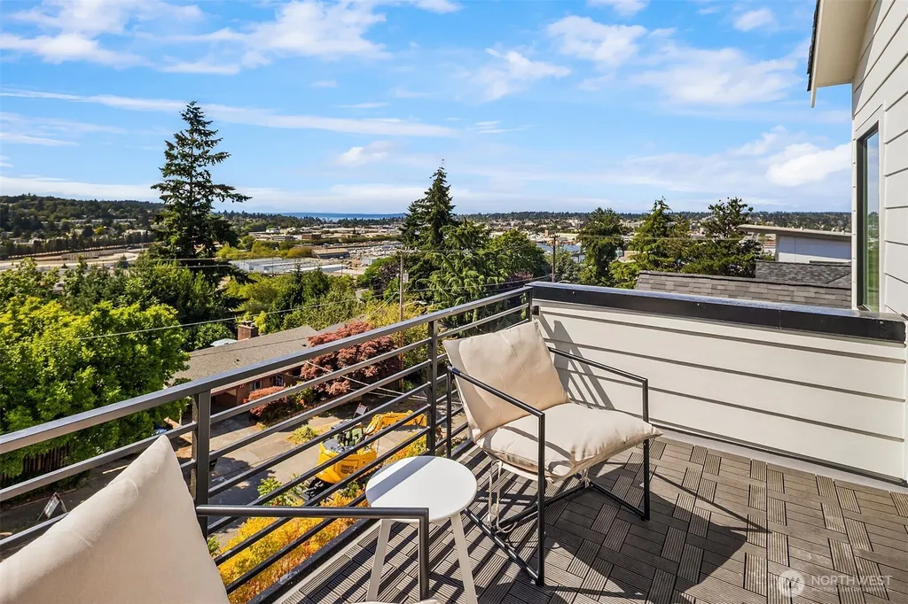 3442 13th Avenue W Seattle WA 98119