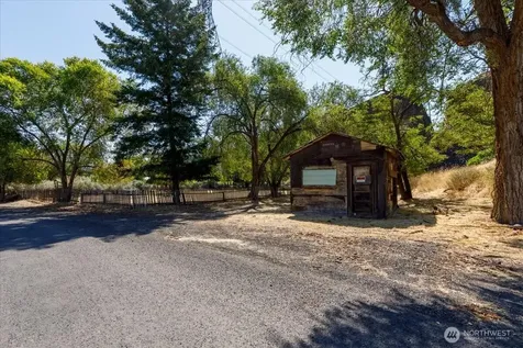 22007 NE Pleasant Valley Road Grand Coulee WA 99133
