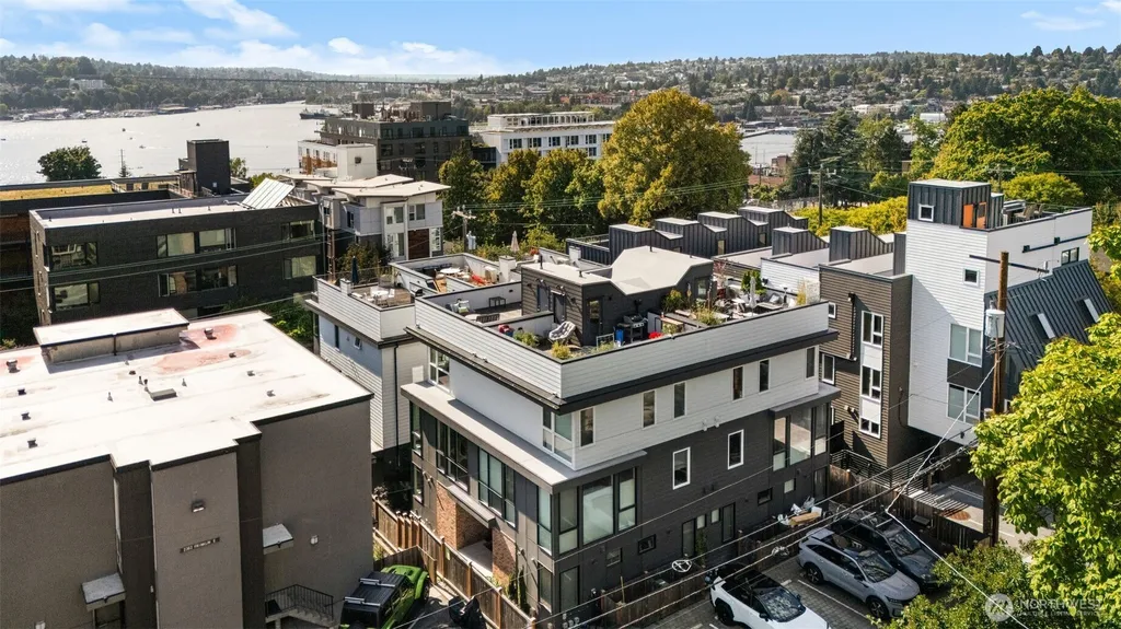 2368 Franklin Avenue E Seattle WA 98102