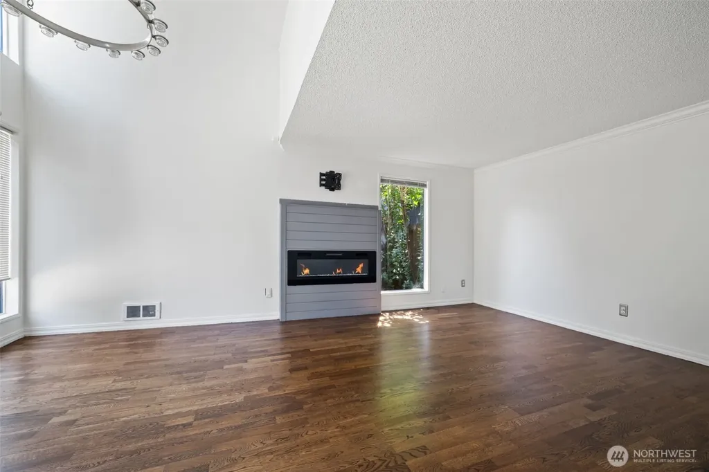 720 141st Lane SE Bellevue WA 98007
