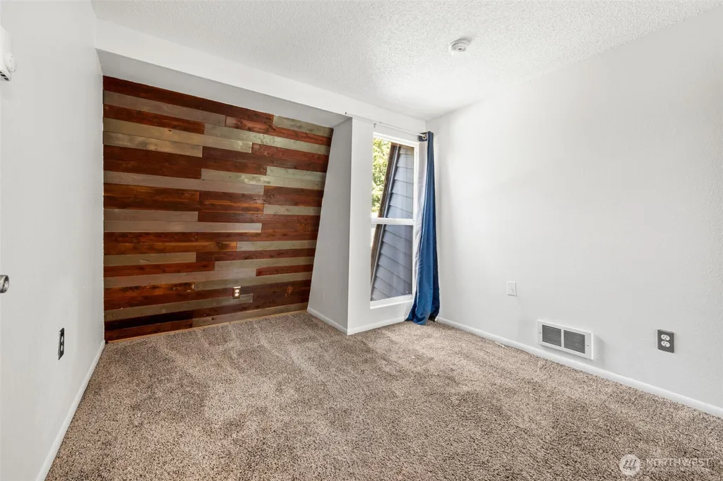 720 141st Lane SE Bellevue WA 98007