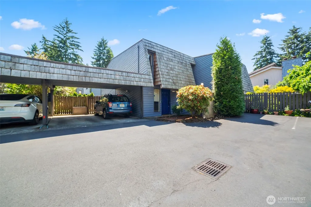 720 141st Lane SE Bellevue WA 98007