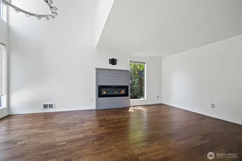 720 141st Lane SE Bellevue WA 98007