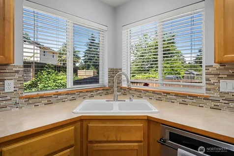 1716 Prospect Lane Tacoma WA 98405