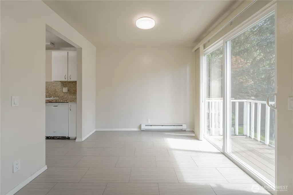 6107 NE 194th Place Kenmore WA 98028