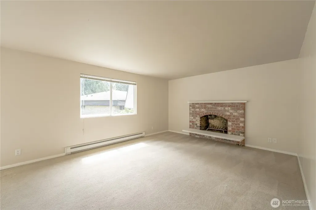 6107 NE 194th Place Kenmore WA 98028