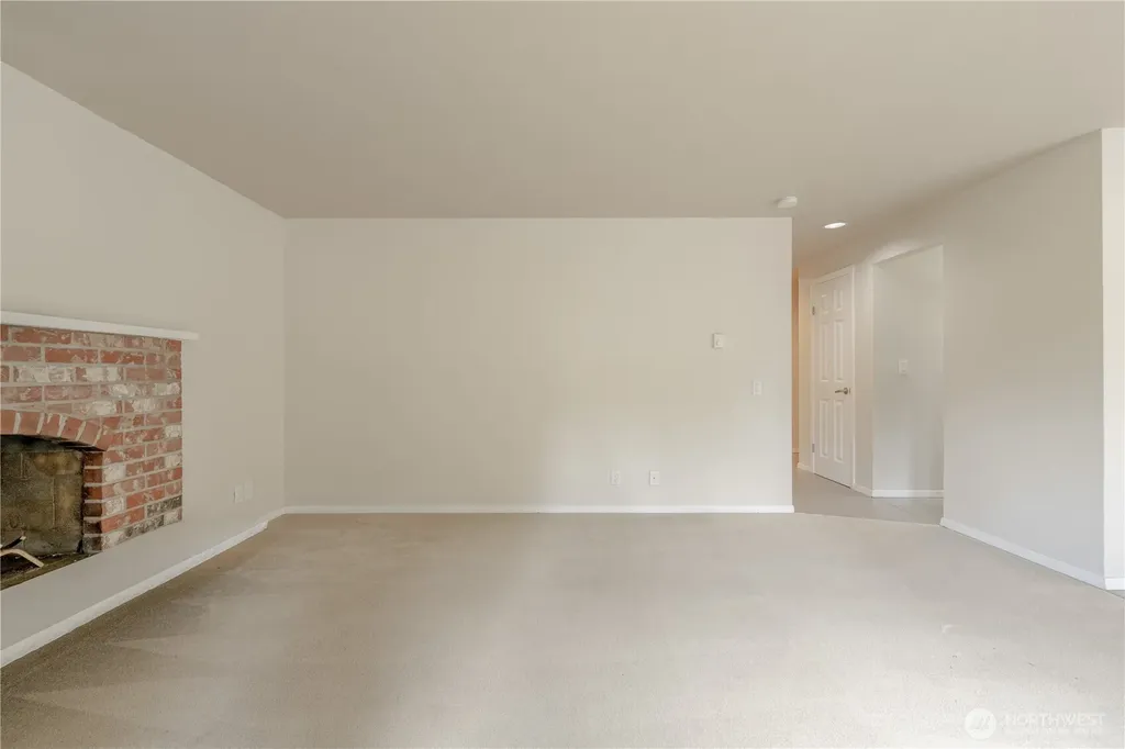 6107 NE 194th Place Kenmore WA 98028