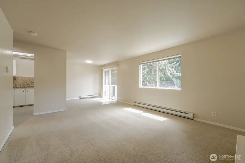 6107 NE 194th Place Kenmore WA 98028