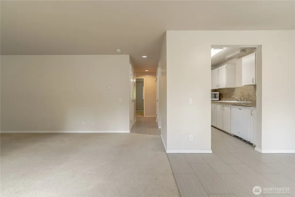 6107 NE 194th Place Kenmore WA 98028