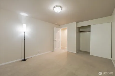 6107 NE 194th Place Kenmore WA 98028