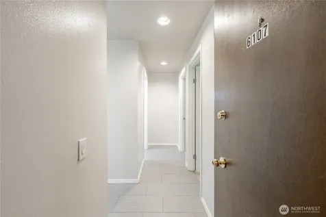 6107 NE 194th Place Kenmore WA 98028