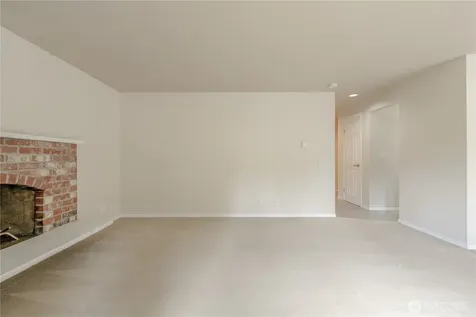 6107 NE 194th Place Kenmore WA 98028