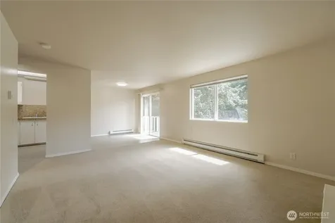 6107 NE 194th Place Kenmore WA 98028