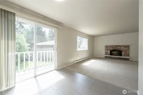6107 NE 194th Place Kenmore WA 98028